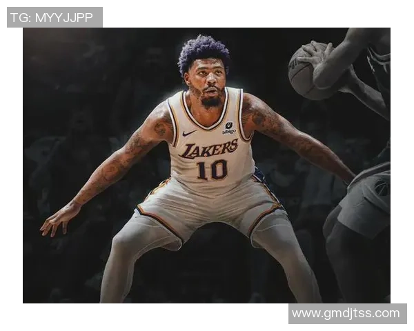 马库斯斯马特的篮球之路：从新秀到防守大师的成长历程